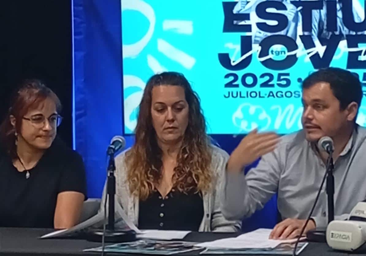 Presentación del programa Estiu Jove 2025 en Tarragona, con el conseller Guillermo García de Castro.