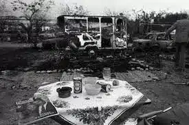 Mesa de camping milagrosamente intacta tras la devastadora explosión en Los Alfaques, 1978
